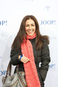 Anastasia Sideropoulos gut gelaunt ebenfalls bei Joop!